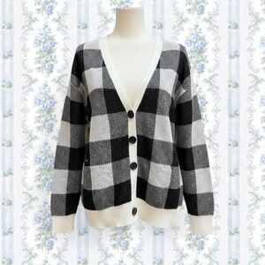 Wild Fable Women's Medium Black and White Plaid Checkered Kawaii Cardigan